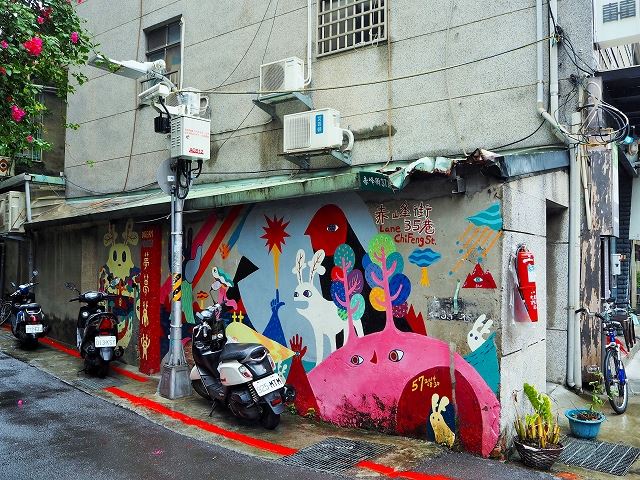 こんなところにおしゃれショップやストリートアートが！台北の不思議世界・赤峰街にハマる