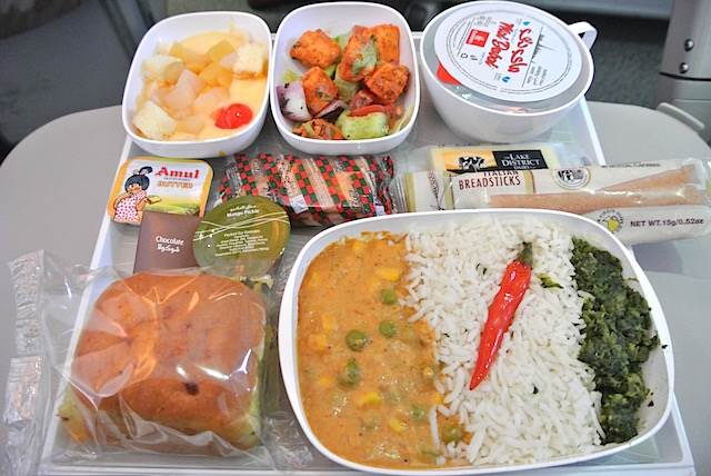 【機内食で世界巡り】エミレーツ航空 機内特別食「アジア風ベジタリアンミール」