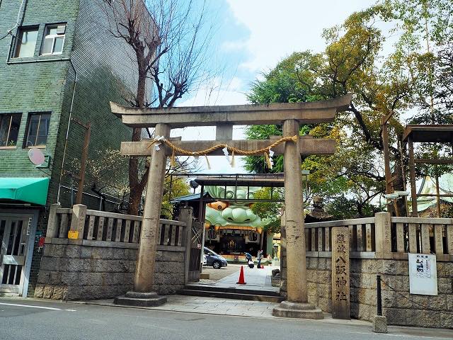 ナニコレ！？巨大な獅子が大口を開ける神社、大阪・難波八阪神社が外国人に人気