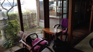 たどり着くのに覚悟が必要！？横須賀の山の上に佇む超隠れ家カフェ「ツキコヤ」