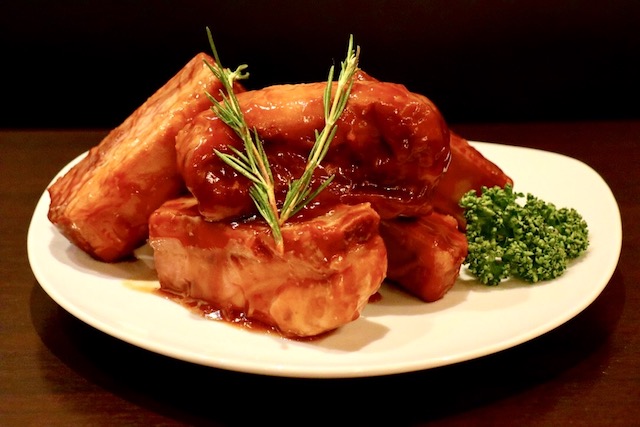【新宿】スペアリブ食べ放題が500円!肉食女子だけのワンコインメニュー