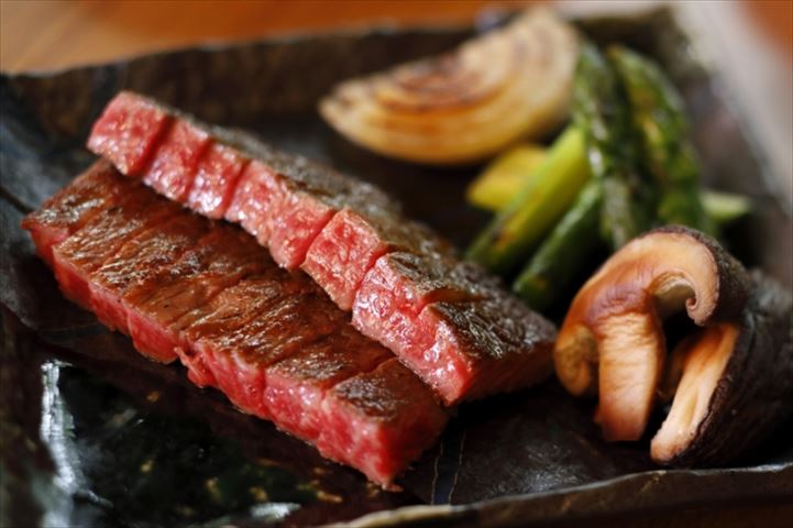 ガーデンビアホールで楽しむ「ビール」×「肉」