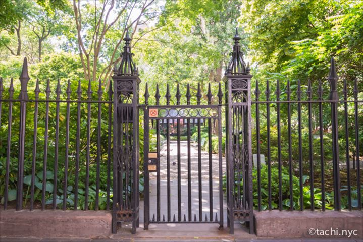 【ニューヨーク】鍵を持つニューヨーカーだけが入れる公園　グラマシーパーク