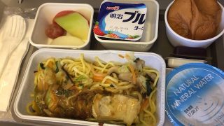 【機内食ルポ】キャセイパシフィック航空エコノミークラス「成田〜香港」