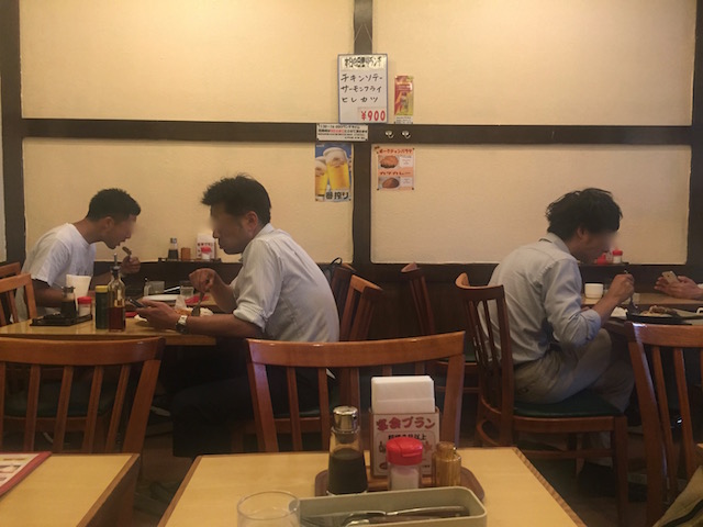 【新宿】古き良き昭和の面影が漂う、昔懐かしい昭和の洋食の味「ビフテキ家あづま」