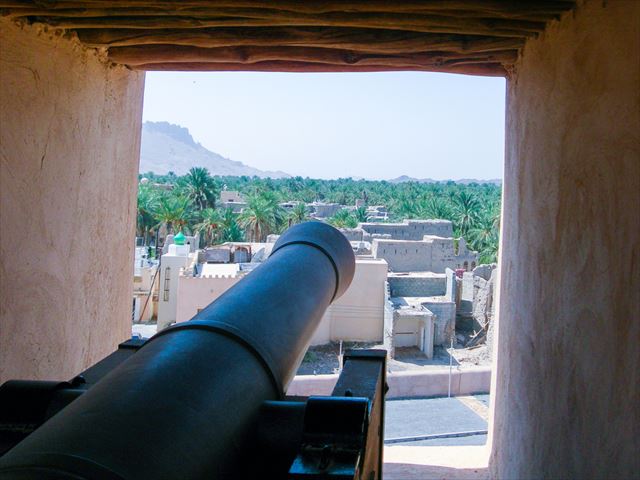 オマーンを旅したら訪れたい。壮大で美しき砦「ナハル・フォート」