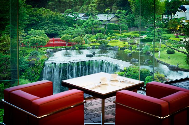 行列必至！日本庭園を眺めながら『サンドウィッチ＆スイーツビュッフェ』