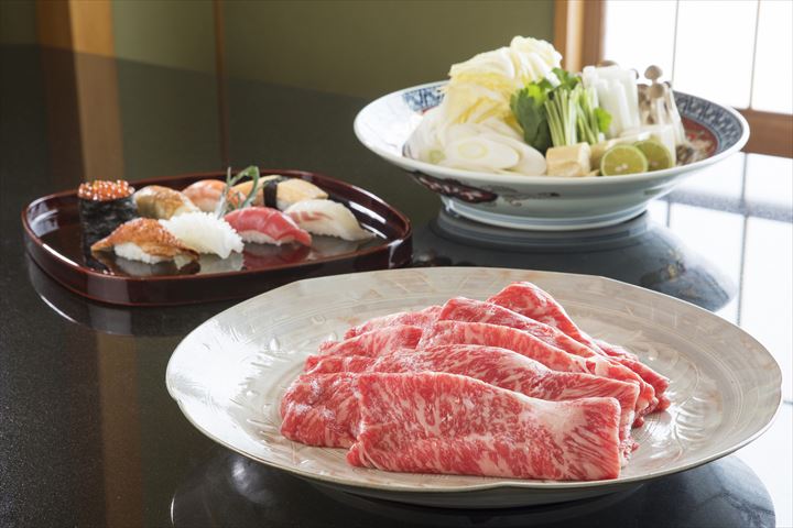 ロブスターや和牛も!旬の高級食材をふんだんに使用した冬のごちそうメニュー