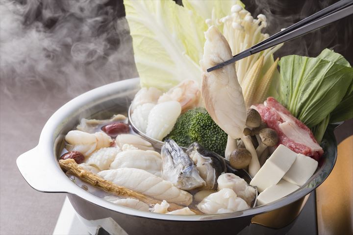 ロブスターや和牛も!旬の高級食材をふんだんに使用した冬のごちそうメニュー