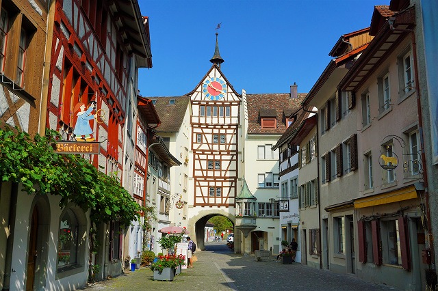 ラインの宝石、フレスコ画に彩られたスイスの美しき中世の町「シュタイン・アム・ライン」