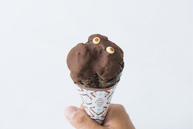 片手で食べるシュークリーム「THE Chou Cone」にハロウィーン限定商品が登場!