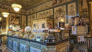 ギネス認定、ドレスデンにあるヴィレロイ＆ボッホのタイルで覆われた「世界一美しい牛乳屋さん」って一体？