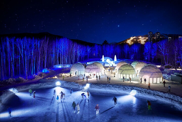 氷に囲まれたドームが並ぶ「アイスヴィレッジ」が2018年も登場【星野リゾート　トマム】
