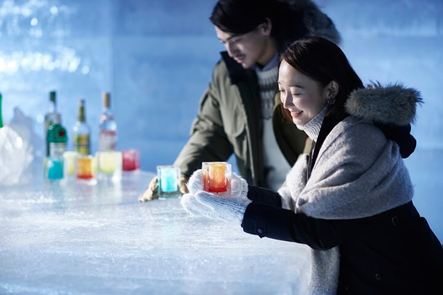 氷に囲まれたドームが並ぶ「アイスヴィレッジ」が2018年も登場【星野リゾート　トマム】
