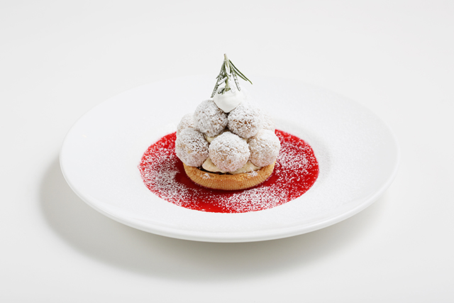 ふんわりミルキークリーム、サクサクスノーボール... 雪を感じるクリスマスデザートが登場!