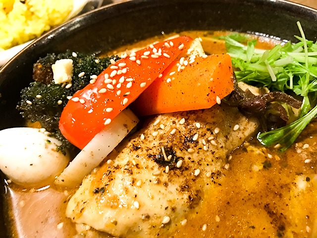 寒空の中で並んでも食べたい！札幌「GARAKU」のスープカレー