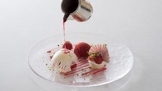 苺で春の訪れを感じる「Very Berry Strawberry」を開催【株式会社リーガロイヤルホテル東京】