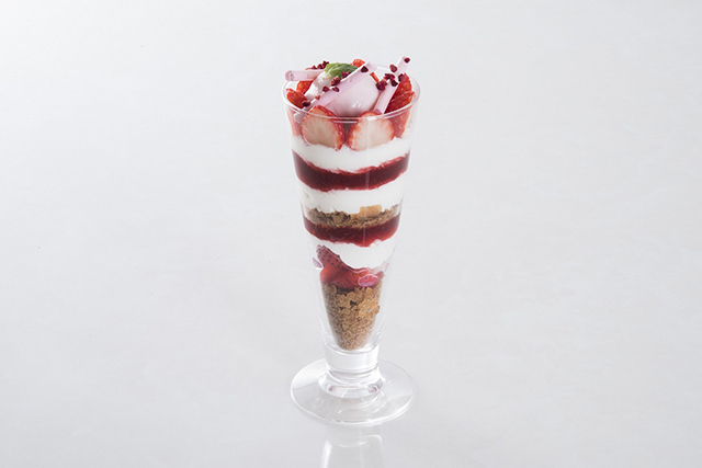 苺で春の訪れを感じる「Very Berry Strawberry」を開催【株式会社リーガロイヤルホテル東京】