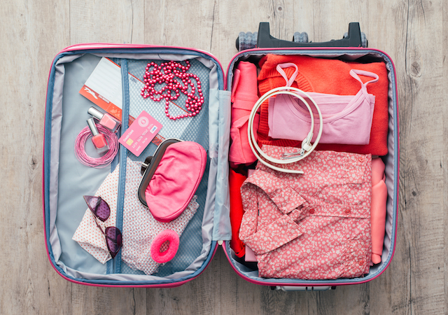 重いスーツケース、ヨーロッパ旅行中に発送するには？