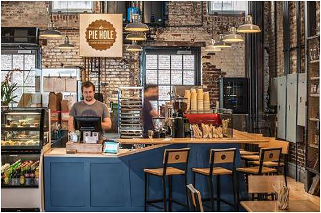 行列必至!「The Pie Hole Los Angeles原宿竹下通り店」オープン記念に「ストロベリー&ラベンダーハンドパイ」を配布!