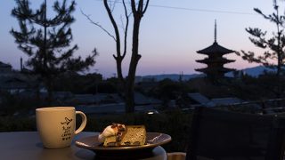 京都・高台寺境内の絶景コーヒーショップで、除夜の鐘と共に「3種の年越しそば」を！
