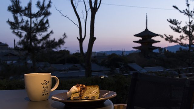 京都 高台寺境内の絶景カフェで 除夜の鐘と共に年越しそばを Tabizine 人生に旅心を