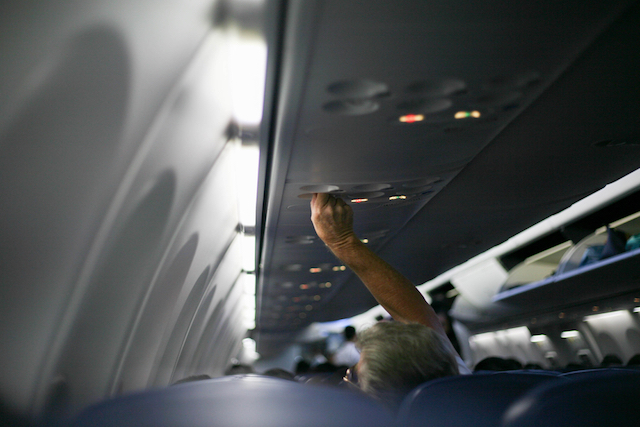 飛行機で風邪などに感染しないための７つの予防方法 あれは我慢しちゃダメ Tabizine 人生に旅心を