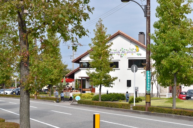 船も美術館も花火も「世界一美しいスタバ」も！富山ＮＯ．１の観光地・環水公園ガイド