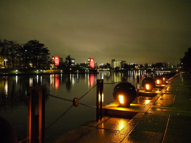 船も美術館も花火も「世界一美しいスタバ」も！富山ＮＯ．１の観光地・環水公園ガイド