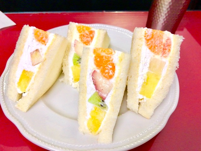 華やかな見た目にうっとり 京都で極上フルーツサンドが食べられる名店３選 Tabizine 人生に旅心を