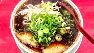 京都人も絶賛のラーメン店！真っ黒なスープが極上の味「新福菜館 本店」