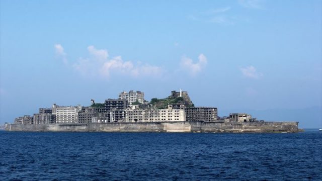 歴史と当時の息遣いが感じられる廃墟の島 長崎の世界遺産 軍艦島 Tabizine 人生に旅心を