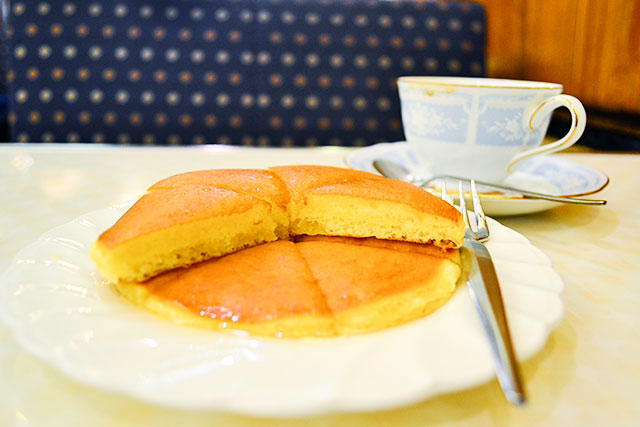 【大阪】道頓堀の純喫茶「アメリカン」の昔懐かしいホットケーキ