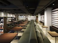 本のまち神保町に書店・喫茶店・コワーキングスペースを備えた「神保町ブックセンター with Iwaami Books」がオープン