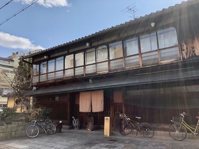 【京都】心を奪われる華麗な空間！大正ロマンなカフェバー「きんせ旅館」