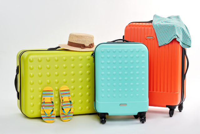 旅行スーツケースやキャリーは何色がいい？人気の色ランキングと選ぶポイント