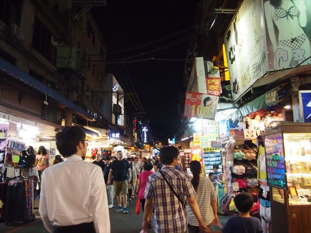 台北最大規模の夜市・士林市場を調査！人気屋台からおすすめグルメまで