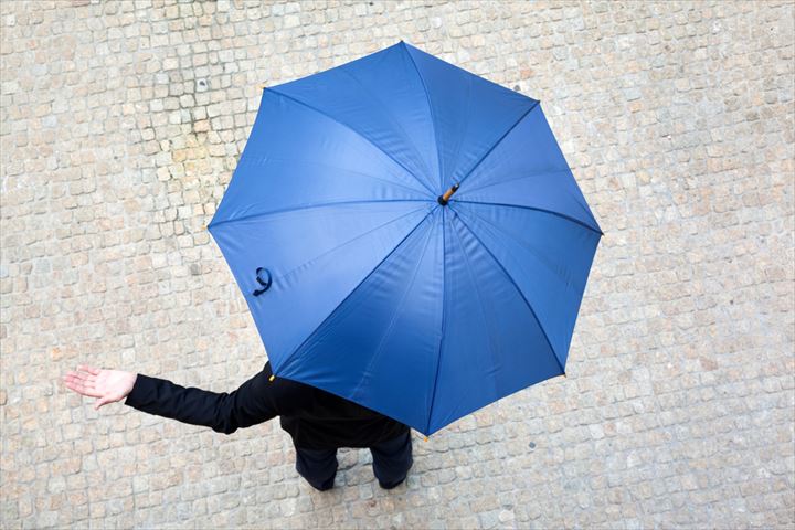 なる早？　実のところ、男性は傘好き。いつも「傘」を持ち歩く男性は、女性の2倍！