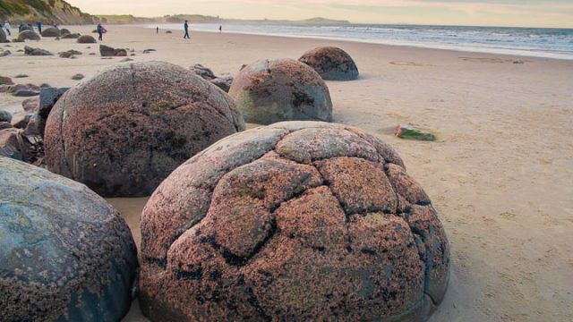 丸い石 backend=imagemagick;version=1;