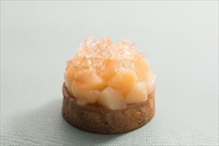 旬のピーチをふんだんに使った、清涼感溢れるスイーツをグランドハイアット東京で