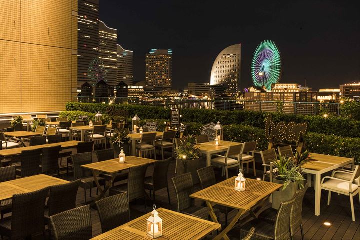 みなとみらいの夜景を臨みながら南国気分を満喫!アロハ ハワイアン ビアガーデン