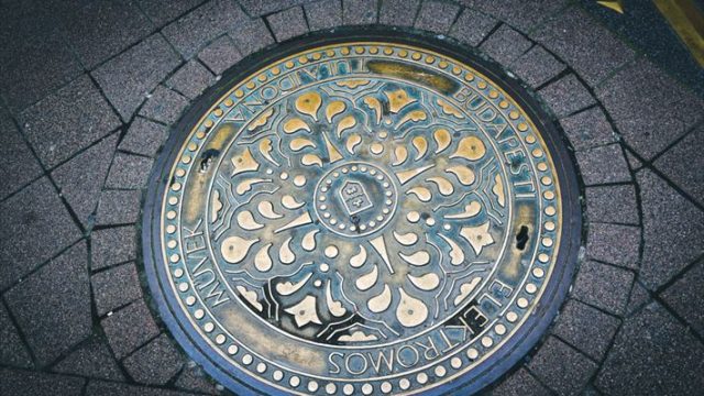 世界のマンホール】お国柄が出ているデザイン8選 | TABIZINE～人生に