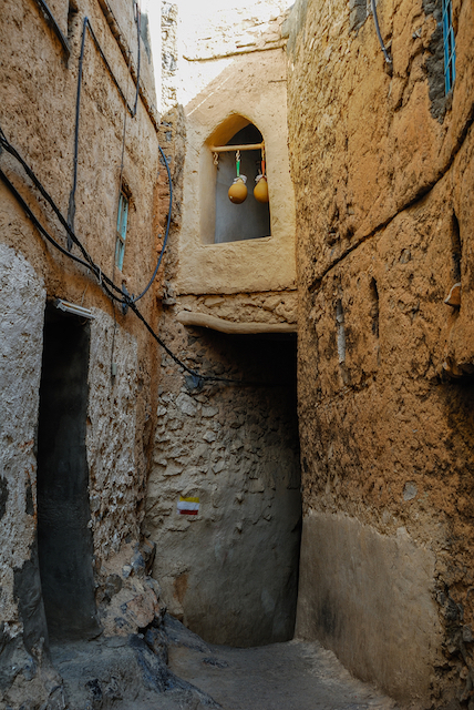 伝統的で昔ながらの生活が今でも残る、オマーンの秘境村「ミスファ」