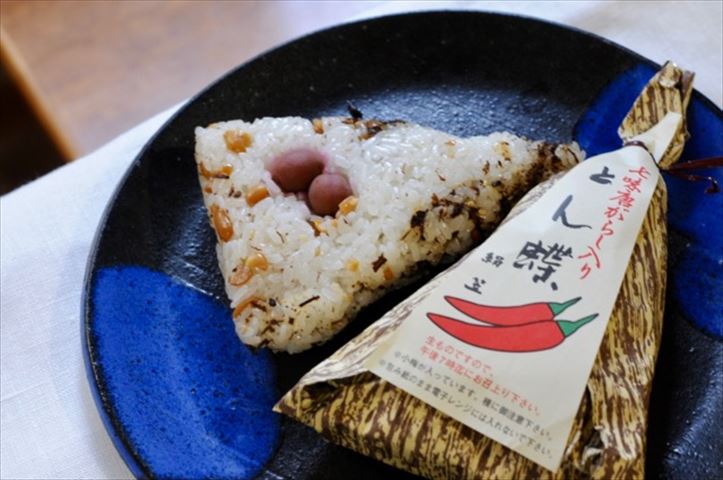 関西旅行で食べて欲しい。大阪の名物おこわ　衣笠のとん蝶