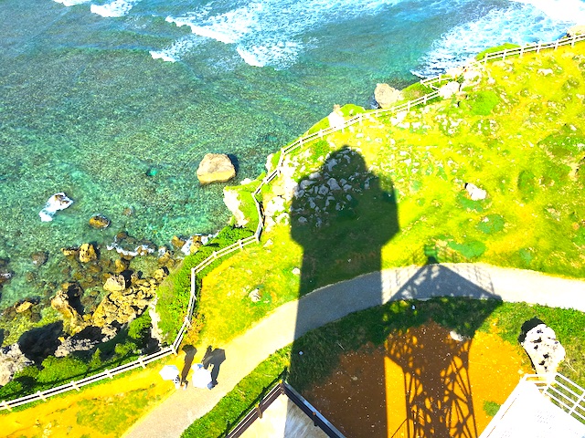 気が遠くなるような青と緑。東平安名崎の灯台から眺める宮古島の海が美しい 【宮古島旅行記１】