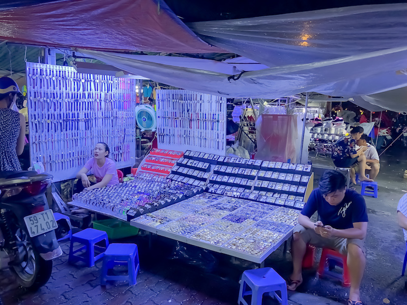 ベトナムのナイトマーケットには女子大興奮の魅力が詰まっていた
