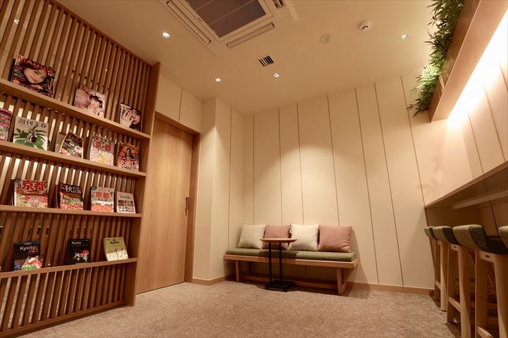 女性専用ラウンジや浴槽付きブースも 和モダンなカプセルホテルが京都に誕生 Tabizine 人生に旅心を
