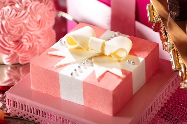 心ときめく、大人可愛いピンクのクリスマスデザートビュッフェ【ヒルトン東京お台場】
