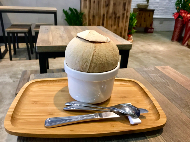 【台湾】台北のデザートカフェ「滿哥甜品坊」でココナッツ丸ごとスイーツ！
