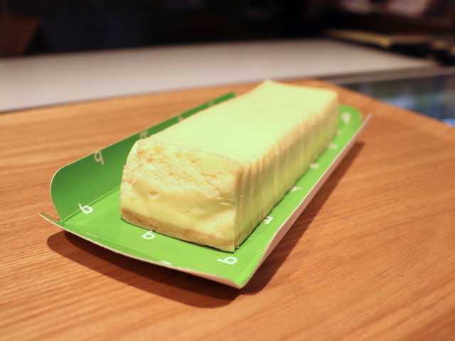 東京・麻布十番「beillevaire（ベイユヴェール）」半生のチーズケーキ